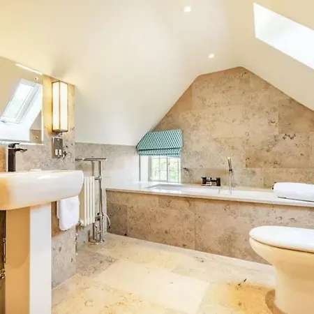 Inn The Carpenters Arms 5*